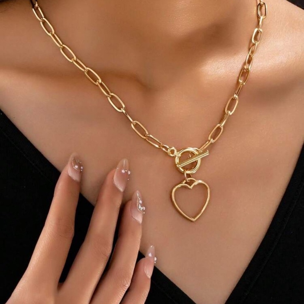 Gold Tone Toggle Heart Necklace Paperclip Chain Statement Charm